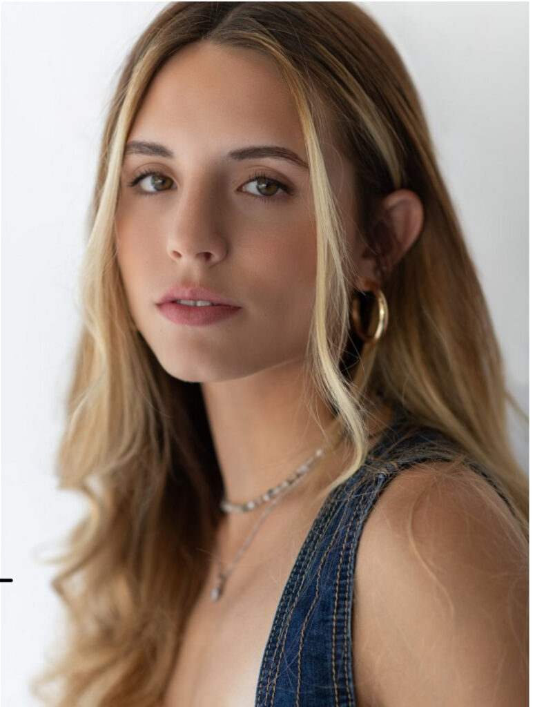 Grace Schade Headshot