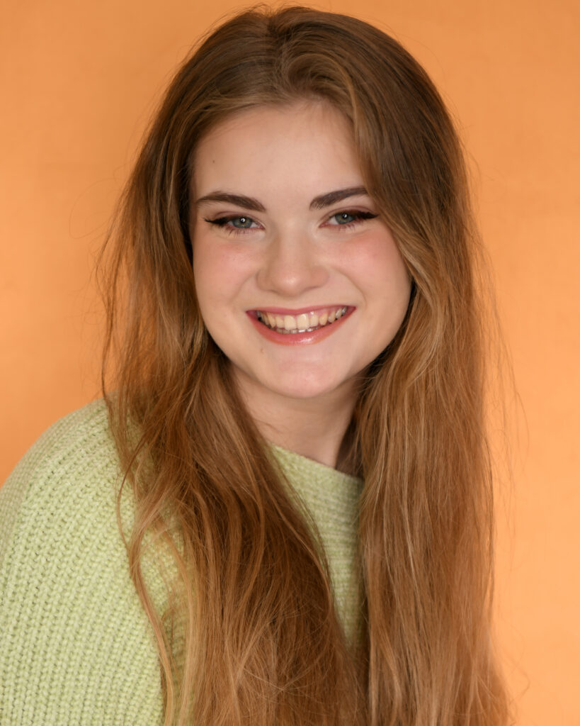 Hannah Younger Headshot