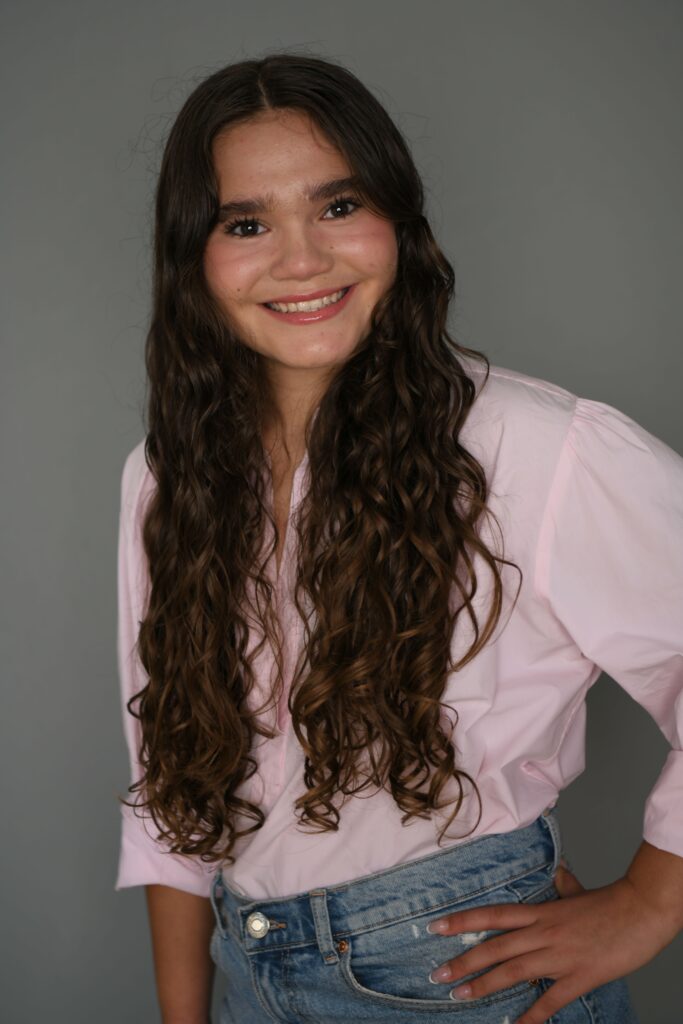Victoria Calixto Oliveira Headshot