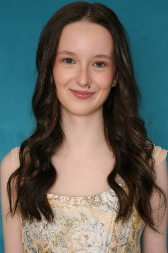 Shayla Steg Headshot