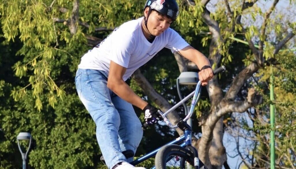 090a4af4-b863-49c9-9fab-a665affc195f