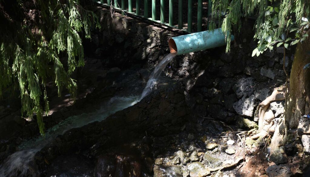 Descarga-de-planta-tratador-al-ríoPor