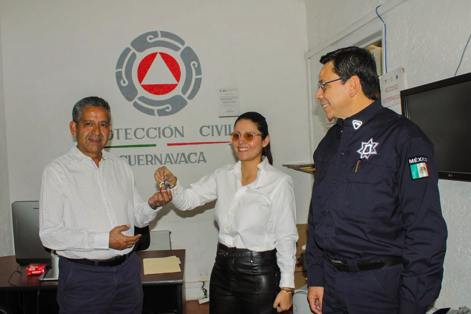 Fortalecen Protección Civil en Cuernavaca: Paula Trade entrega mando a Enrique Clement Gallardo