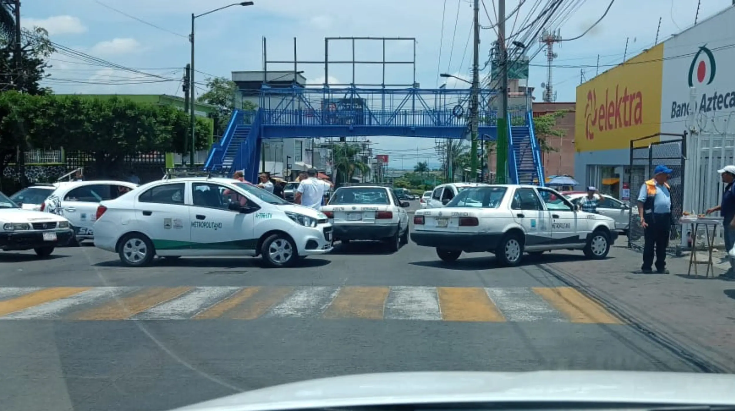 Taxistas anuncian bloqueo vial en Cuernavaca para este jueves 12 de febrero; exigen simplificar trámites y destitución de funcionario