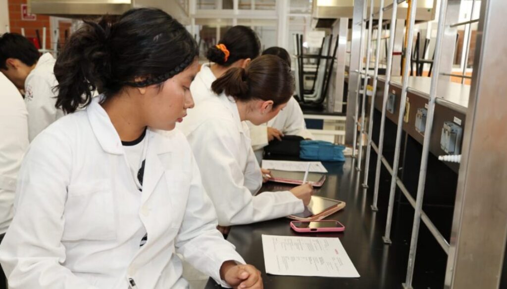 Anuncian Jugando con Ciencia en FCQeI5