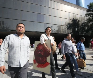 marx-arriaga-deja-oficinas-de-la-sep-tras-poner-fin-a-su-resistencia-con-propuesta_ca50e122-e49a-4612-b632-578c1180e373_medialjnimgndimage=fullsize