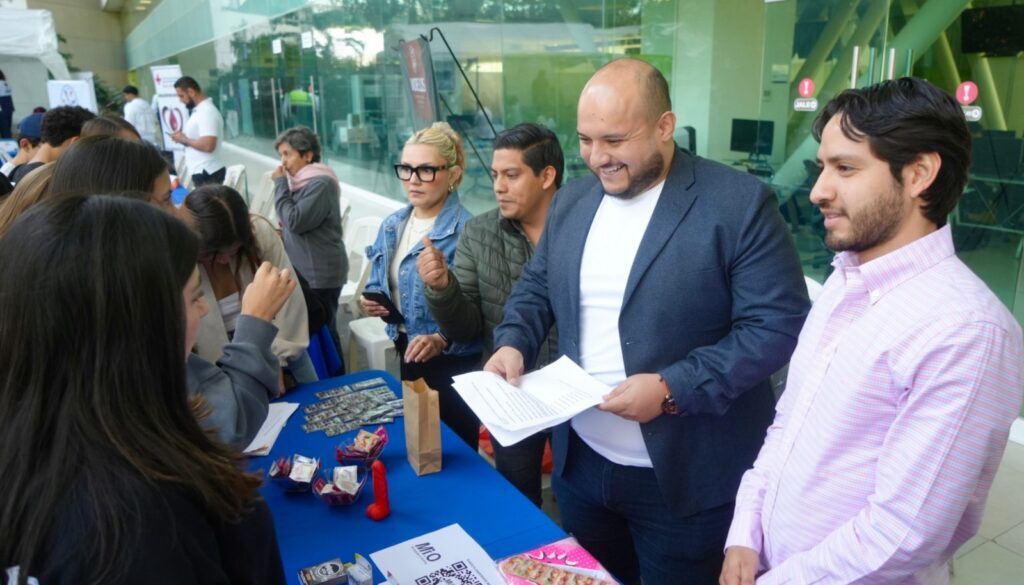 f63e4453-d162-4054-a1d6-2b52645e2dc5