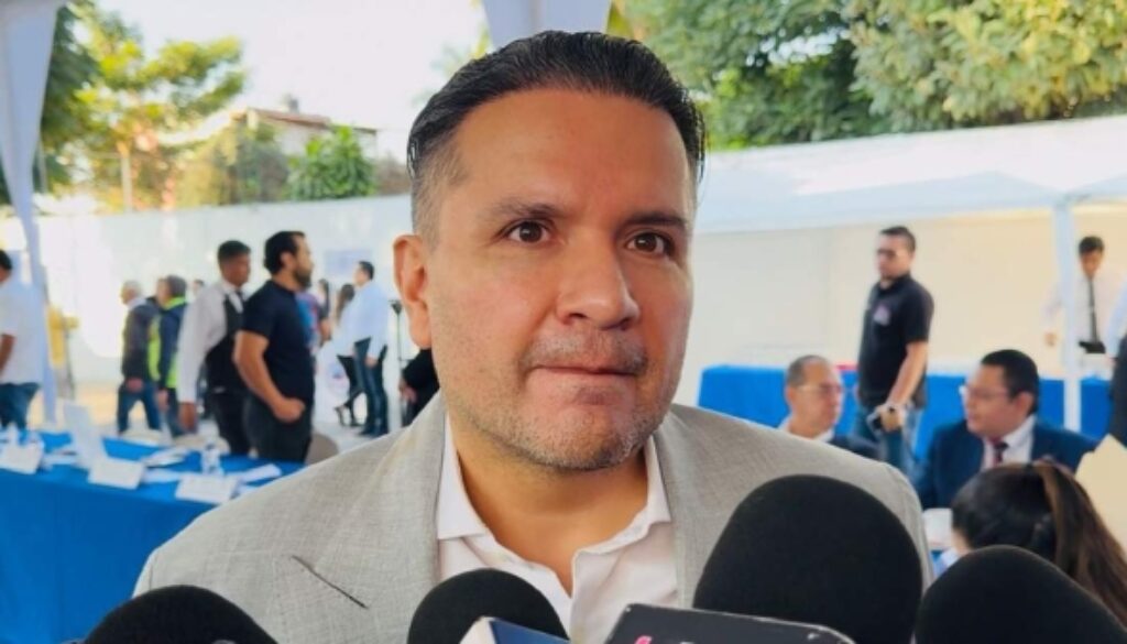 08c62561bf5e8289023bbfe4fa9f193f_S