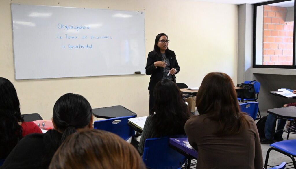 Nohemí Roque Nieto profesora investigadora Facultad de Enfermería UAEM1