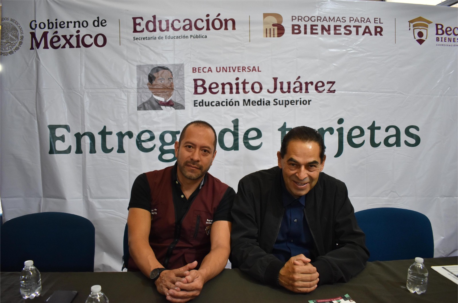 SE FORTALECE PERMANENCIA ESCOLAR CON ENTREGA DE BECAS BENITO JUÁREZ A ESTUDIANTES DE PREPARATORIA ABIERTA