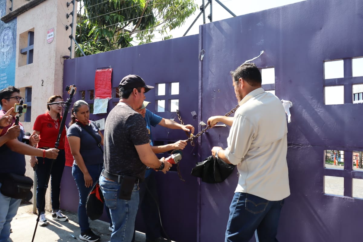 UAEM: Facultad de Enfermería ya tiene programa para reanudar el semestre luego de que estudiantes corrieran a la denominada Resistencia