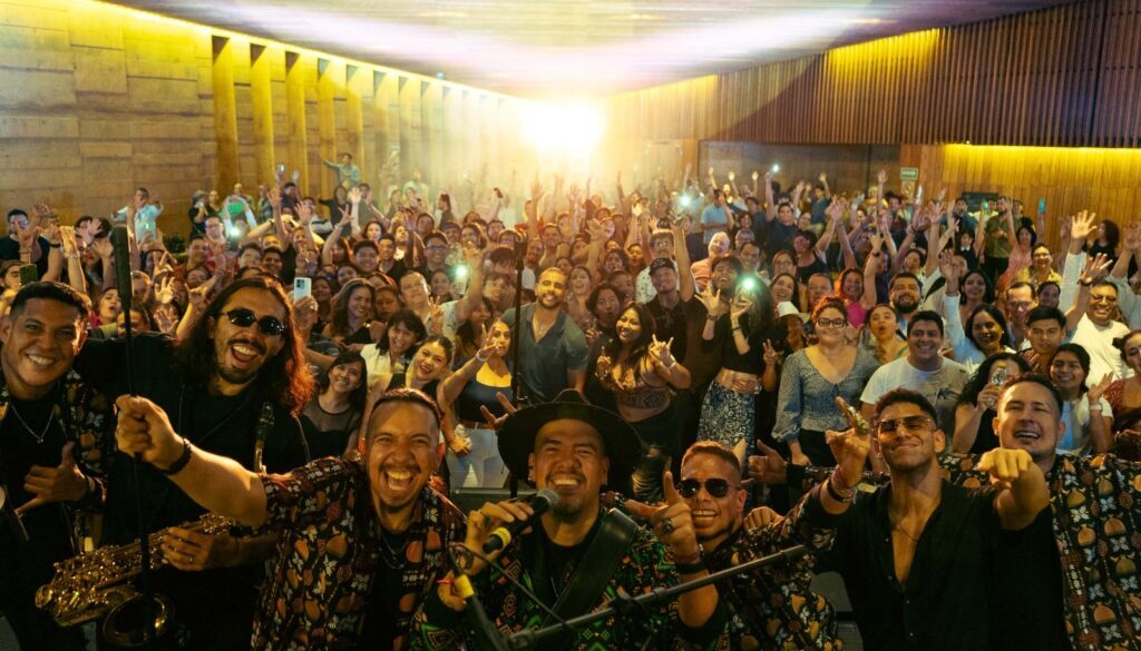 e3096afd-4f6f-459d-a856-8ffe01b979ad