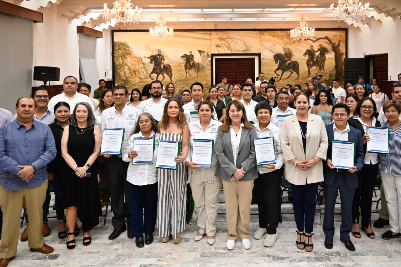 CERTIFICA GOBIERNO DE MARGARITA GONZÁLEZ SARAVIA A FACILITADORES DEL ICATMOR CON METODOLOGÍA DE CLASE MUNDIAL