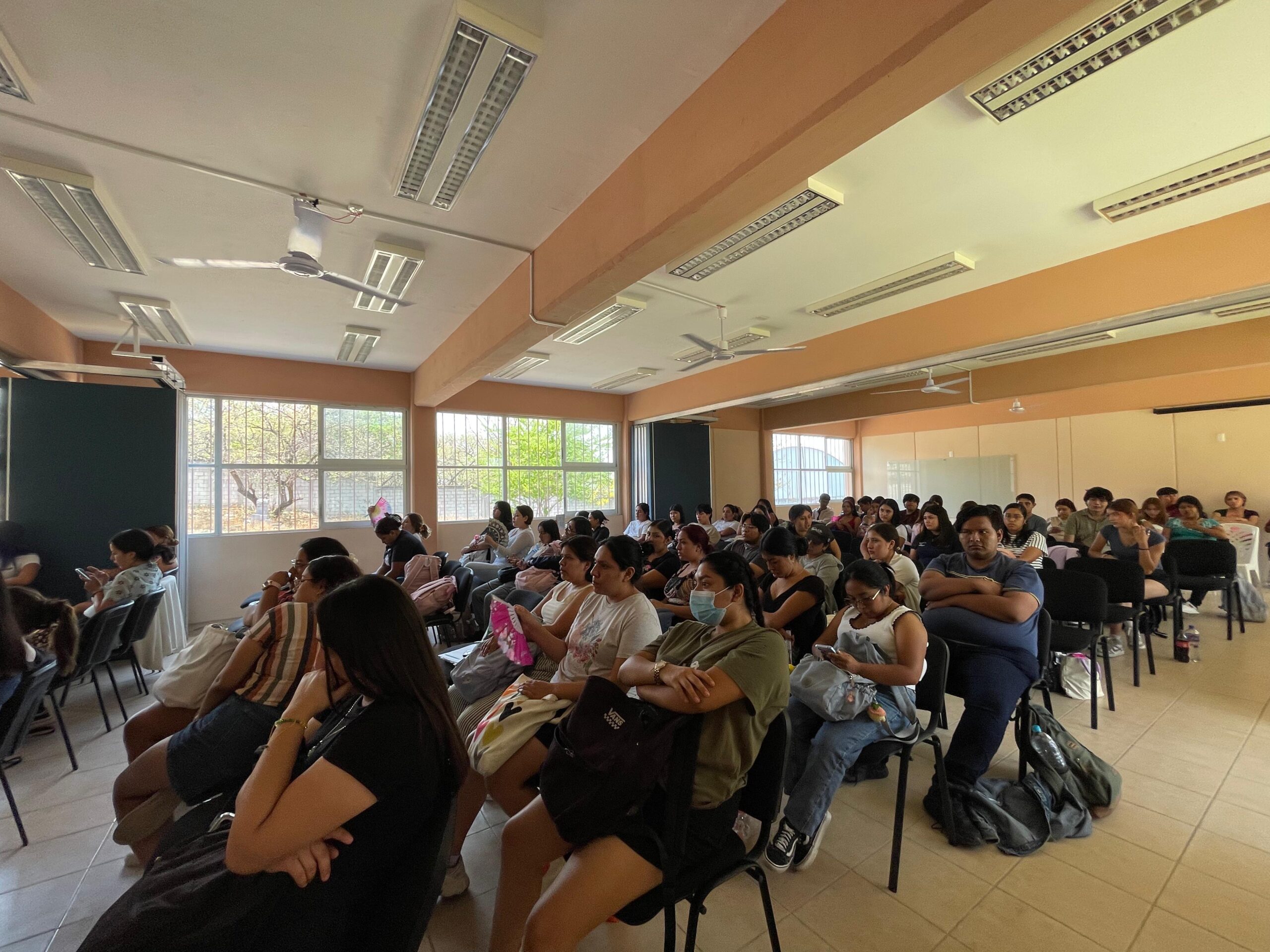PROMUEVE SECRETARÍA DE LAS MUJERES ESPACIOS DE REFLEXIÓN SOBRE LIDERAZGO E IGUALDAD EN LA UAEM
