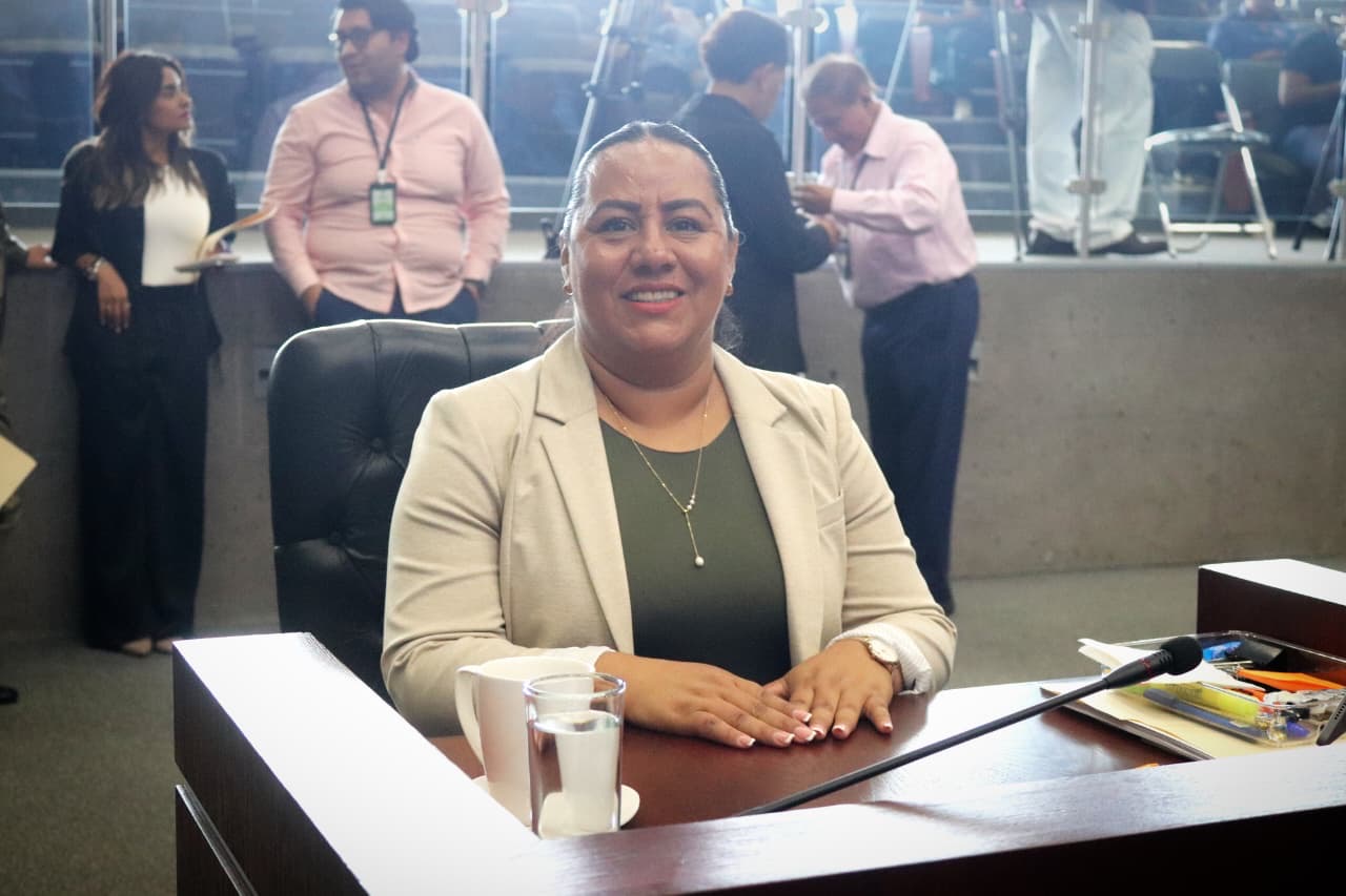 PROPONE DIPUTADA JAZMÍN SOLANO DECLARAR BENEMÉRITA A SECUNDARIA “2 DE ABRIL” DE ACATLIPA POR SU 50 ANIVERSARIO