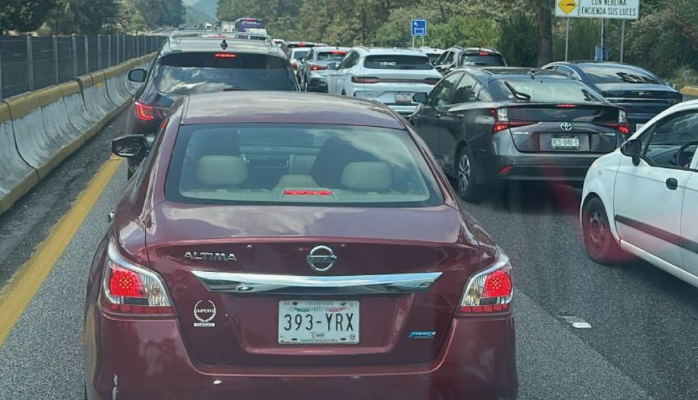CAOS VIAL EN LA MÉXICO-CUERNAVACA: LECCIONES DE UN DOMINGO DE LLUVIA Y ACCIDENTES
