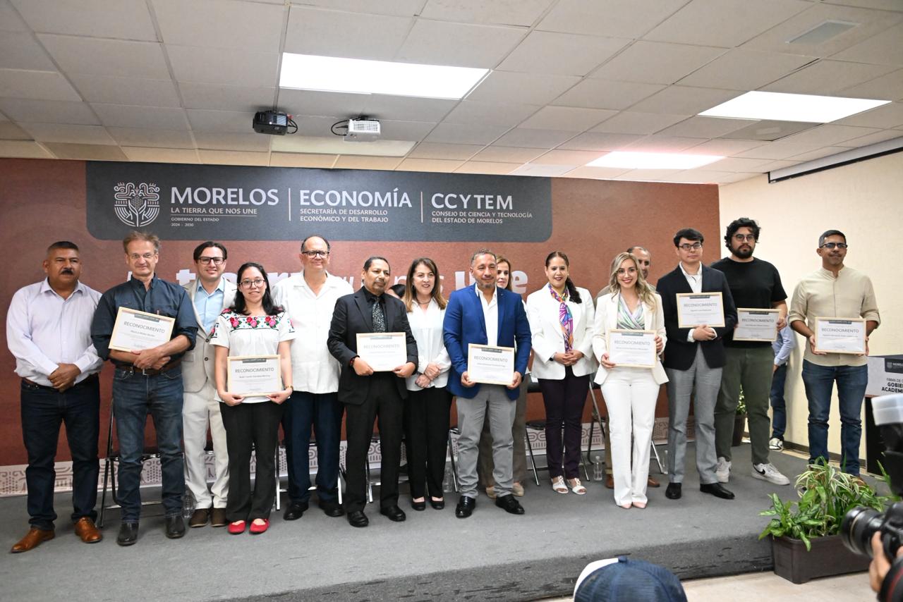 Reciben universitarios el Reconocimiento al Mérito Estatal de Investigación