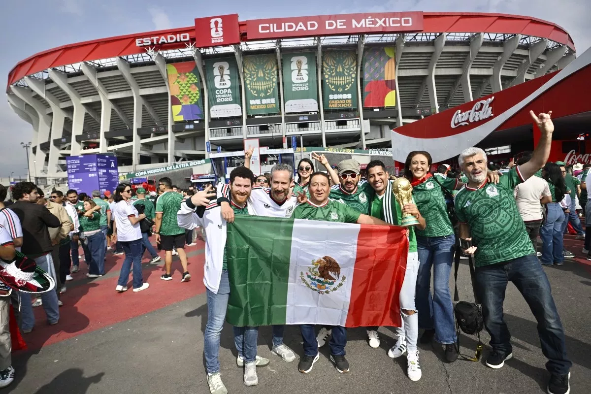 ENTRE EL GOLAZO MUNDIALISTA Y LAS PROTESTAS MAGISTERIALES