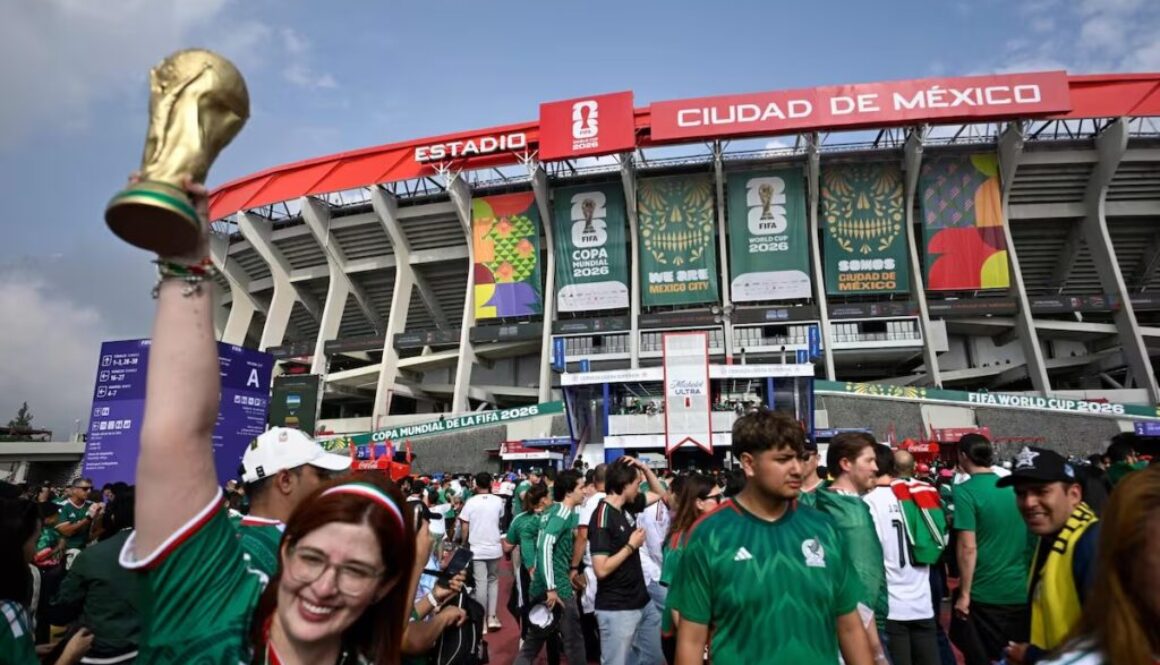 hinchas-de-mexico-en-las-afueras-del-azteca-antes-FWCDOFSIZJGQPBLULW5ME3LSYE