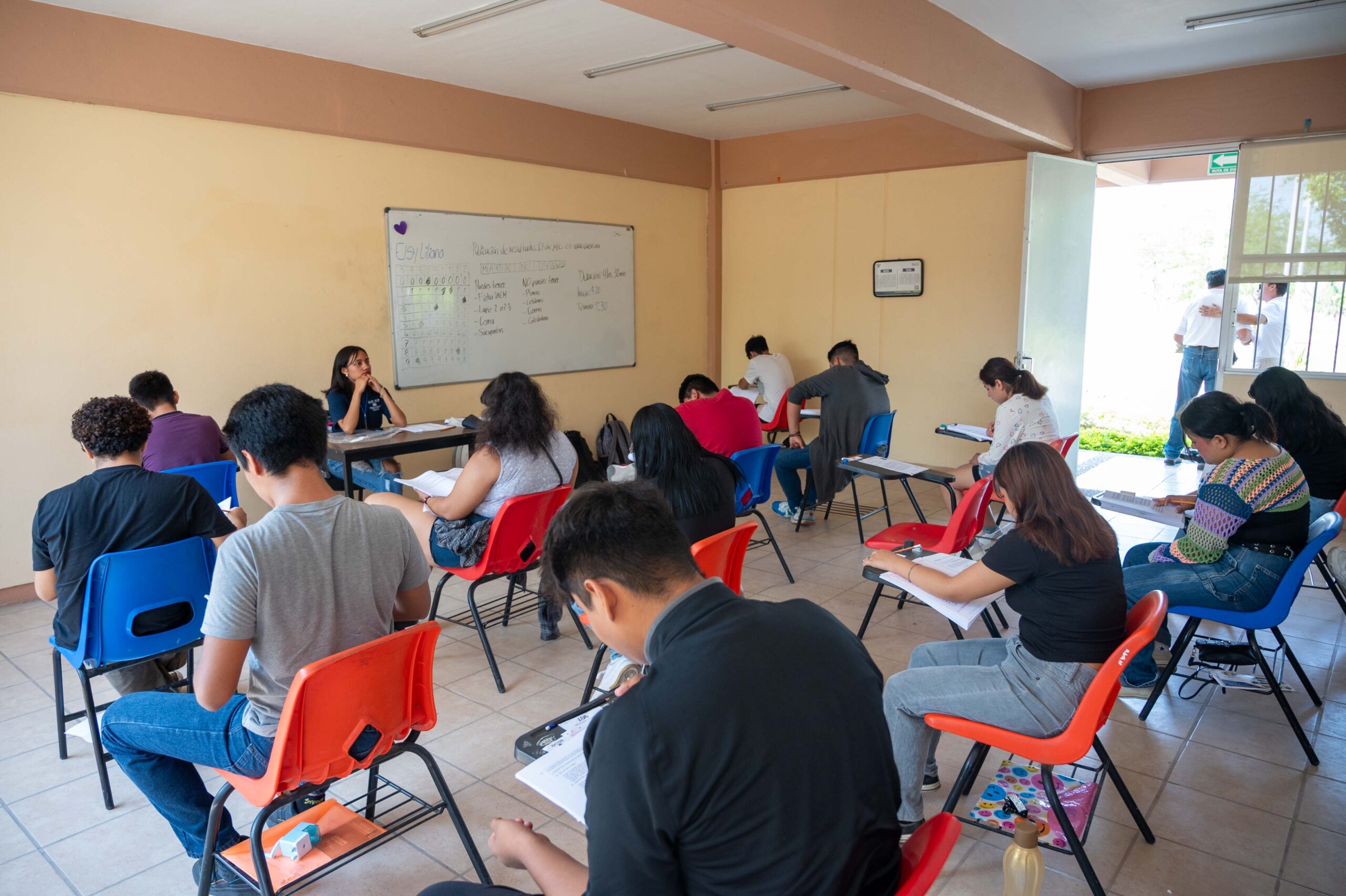 Emite UAEM recomendaciones para aspirantes al nivel medio superior; este sábado aplicarán el examen de admisión