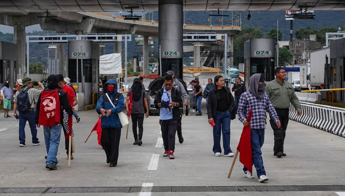 Maestros de la CNTE liberan caseta en autopista México-Cuernavaca este lunes por la mañana