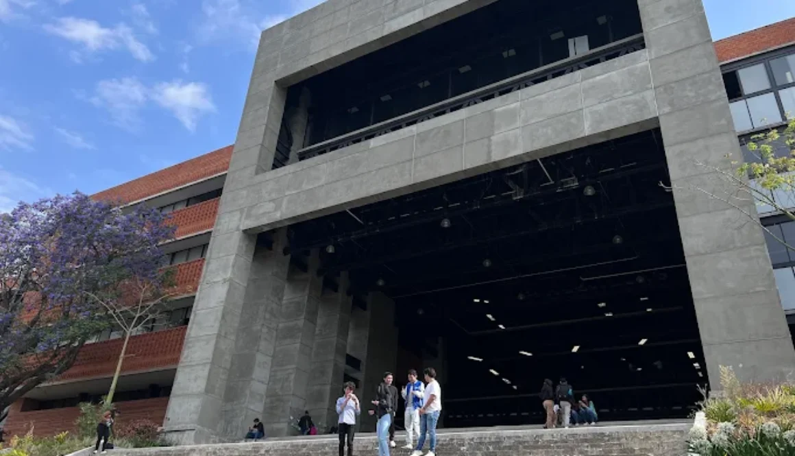UAEM FACHADA