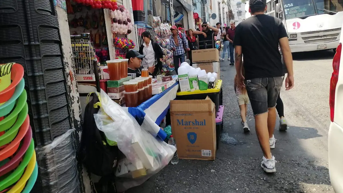 Cuernavaca: un gigantesco tianguis donde predominan la anarquía y la negligencia municipal
