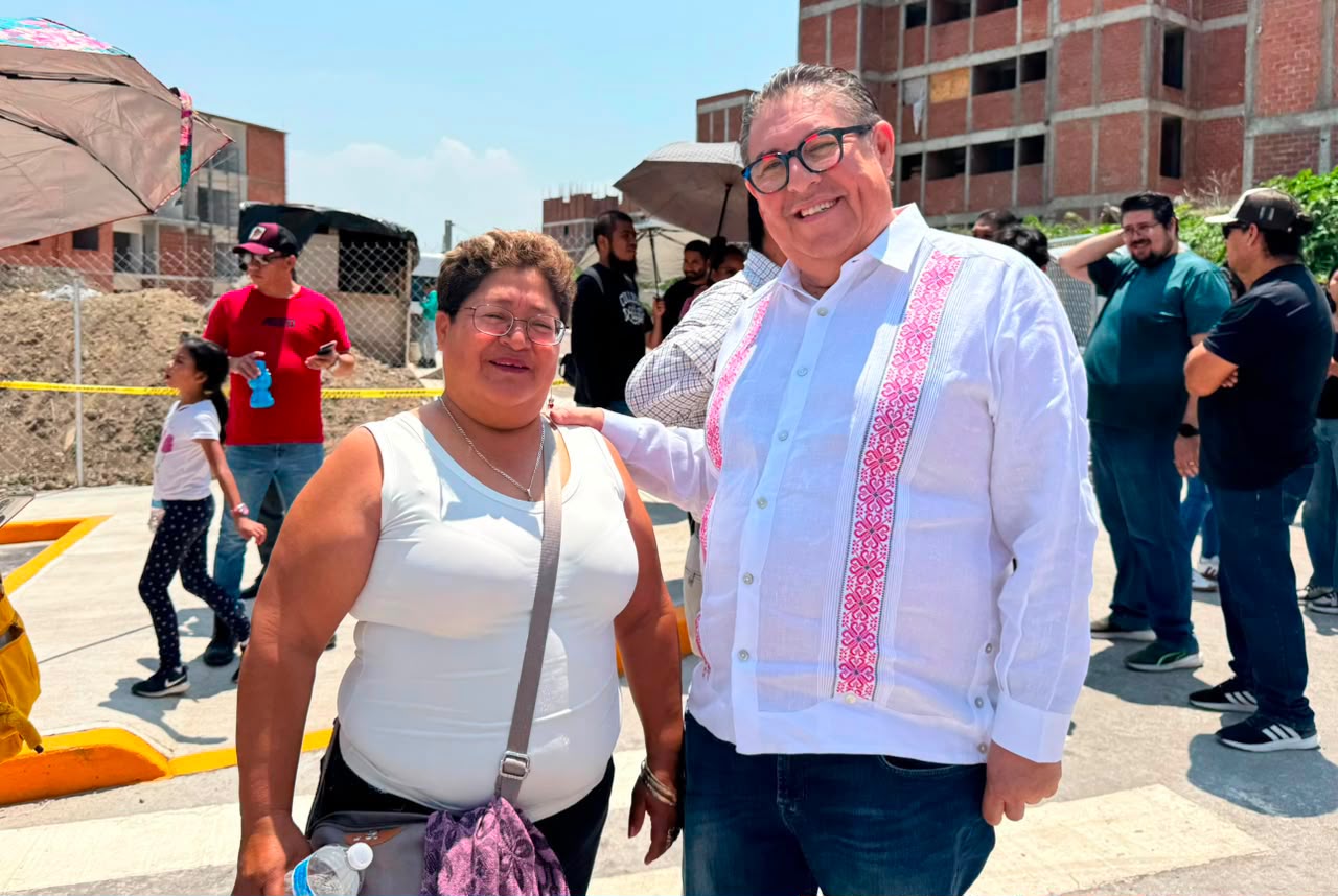 VÍCTOR MERCADO ACOMPAÑA A CLAUDIA SHEINBAUM EN LA ENTREGA DE VIVIENDAS PARA EL BIENESTAR EN CUAUTLA