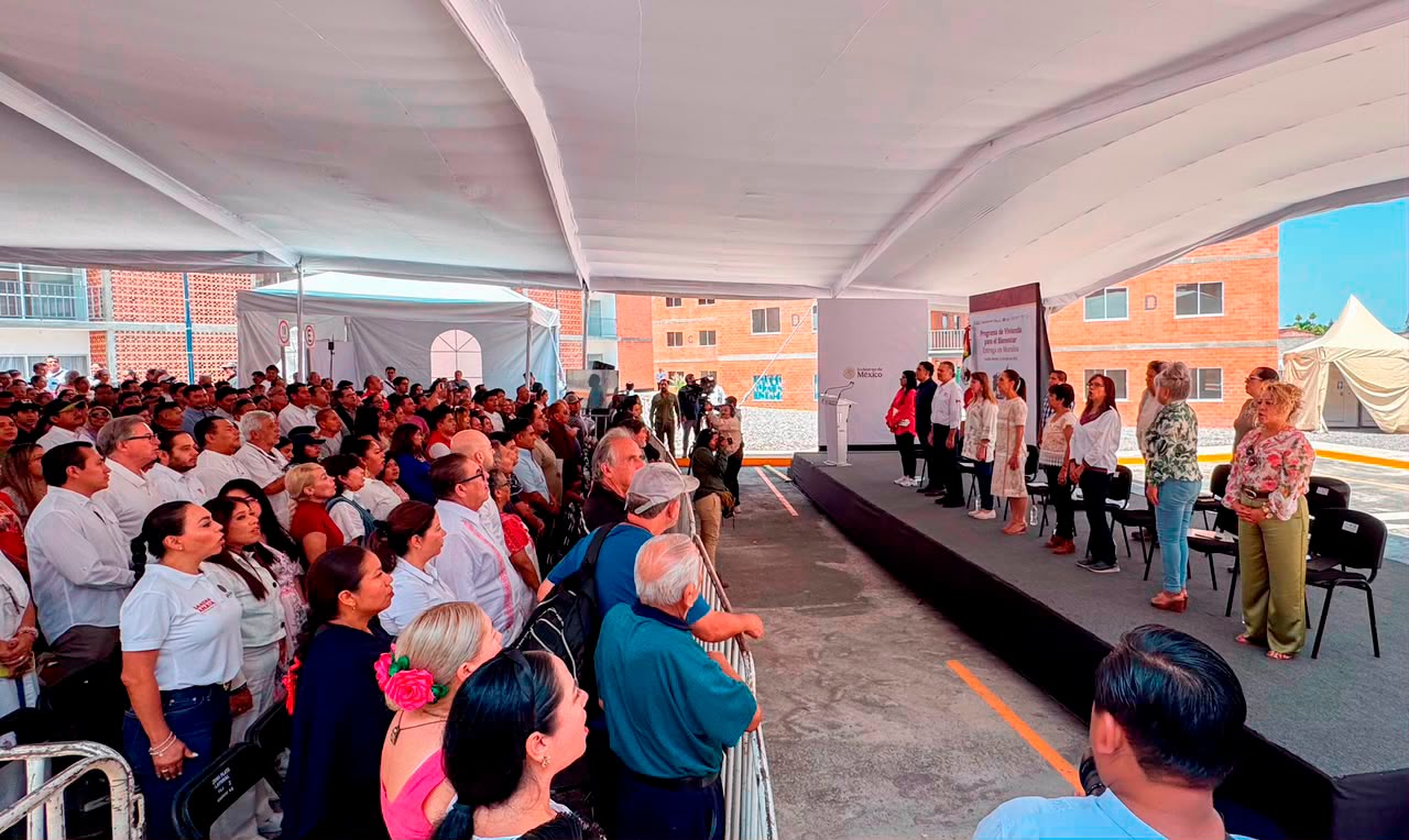VÍCTOR MERCADO ACOMPAÑA A CLAUDIA SHEINBAUM EN LA ENTREGA DE VIVIENDAS PARA EL BIENESTAR EN CUAUTLA