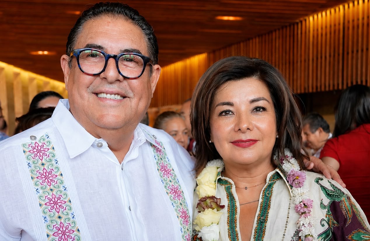 VÍCTOR MERCADO ACOMPAÑA A LA DIPUTADA MEGGI SALGADO EN SU SEGUNDO INFORME DE ACTIVIDADES