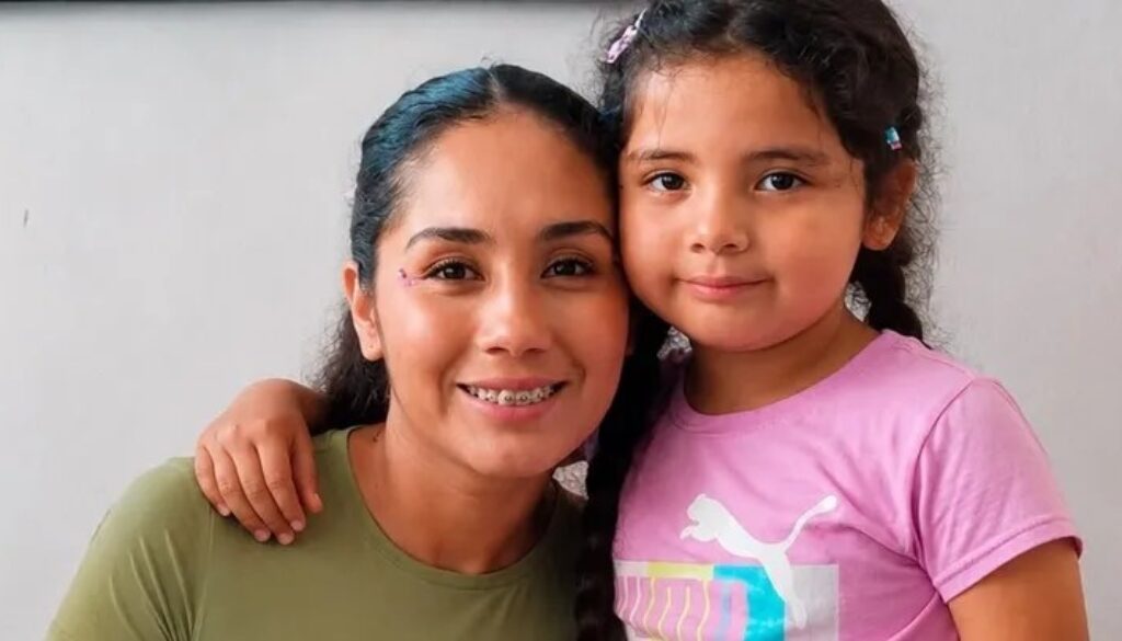 VIVIANA E HIJA