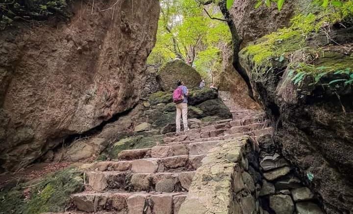 La gobernadora tiene prisa; el INAH, una vez más a paso de tortuga, pone freno a las obras en El Tepozteco