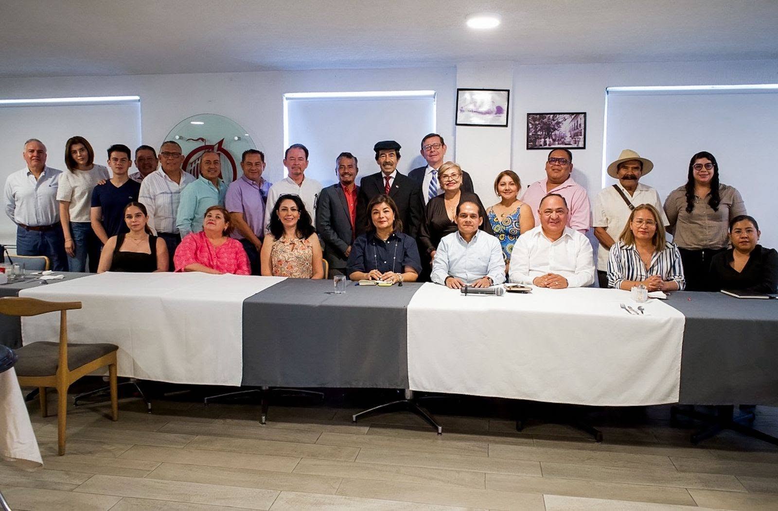 Meggie Salgado abre diálogo con abogados para construir propuestas por Morelos