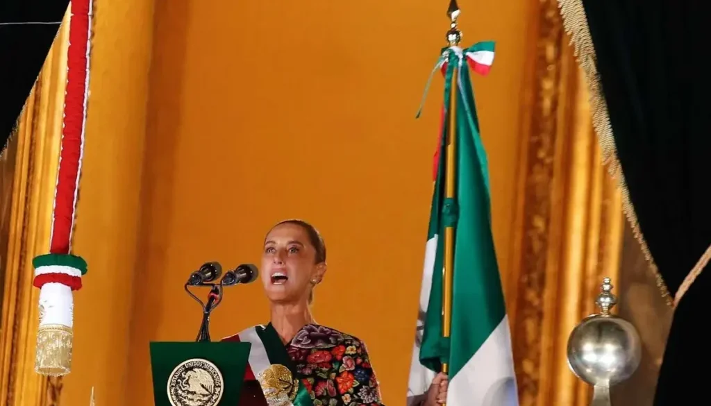 claudia-sheinbaum-cimbra-al-zocalo-con-su-segundo-grito-de-independencia_c5a076d7-2f26-4649-ab21-4245f1a2a81d_media