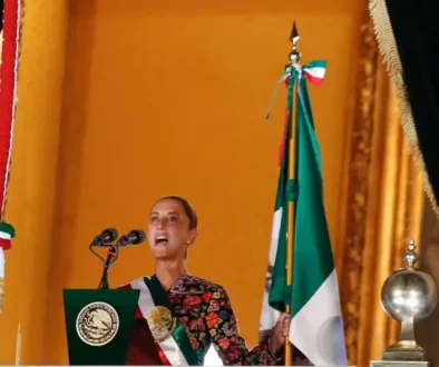 claudia-sheinbaum-cimbra-al-zocalo-con-su-segundo-grito-de-independencia_c5a076d7-2f26-4649-ab21-4245f1a2a81d_media
