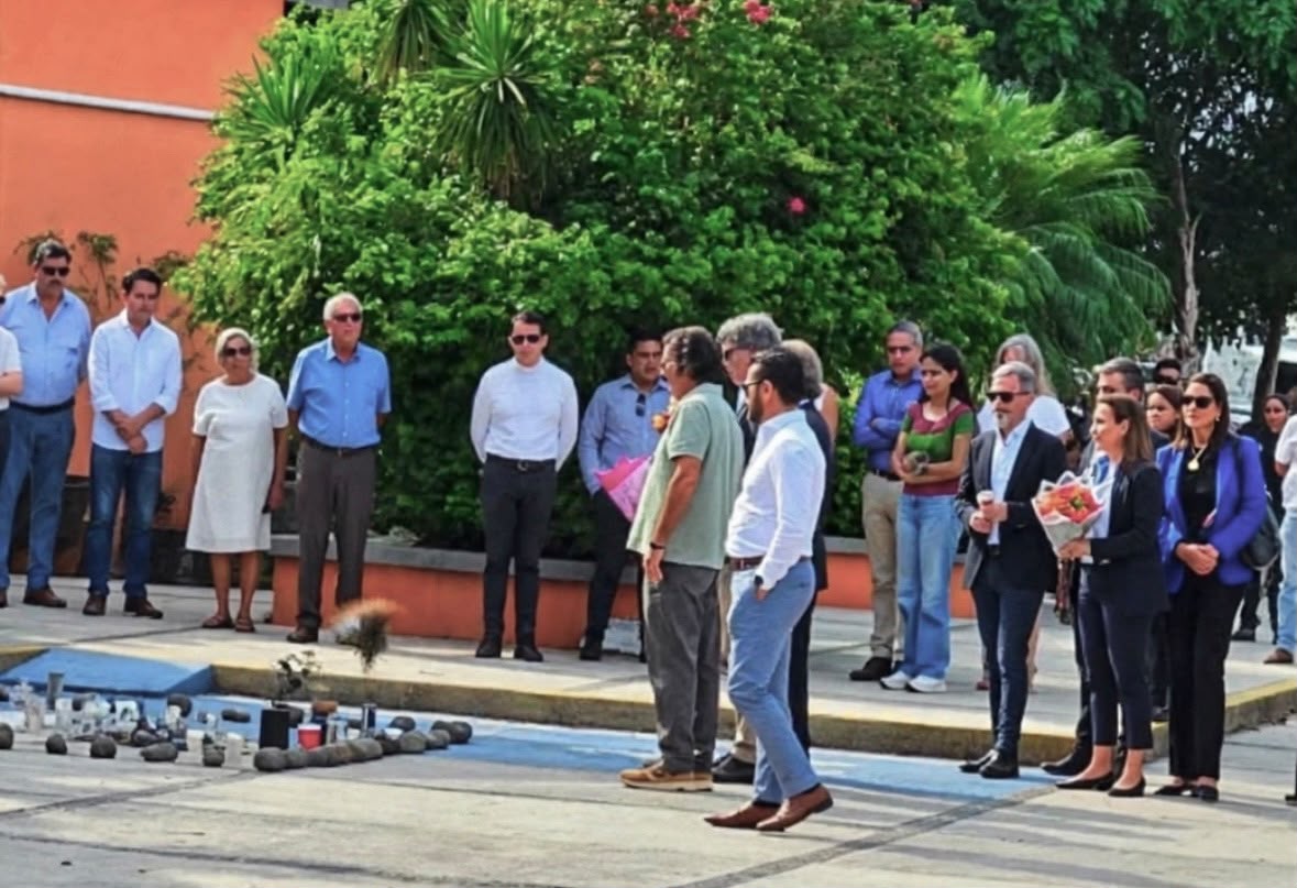 Padre de Claudia Tacoronte regresa a la Casa de la Cultura de Cuautla para despedir a su hija