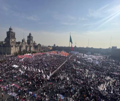 contingentes-desbordan-el-zocalo-en-apoyo-a-sheinbaum_d32c8680-221c-4d6e-9977-607a0d9b67f6_medialjnimgndimage=fullsize