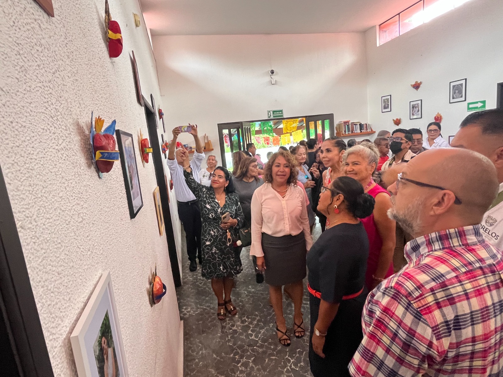 Gobierno de Morelos reconoce trayectoria de mujeres jubiladas con exposición fotográfica en “El Tabachín”