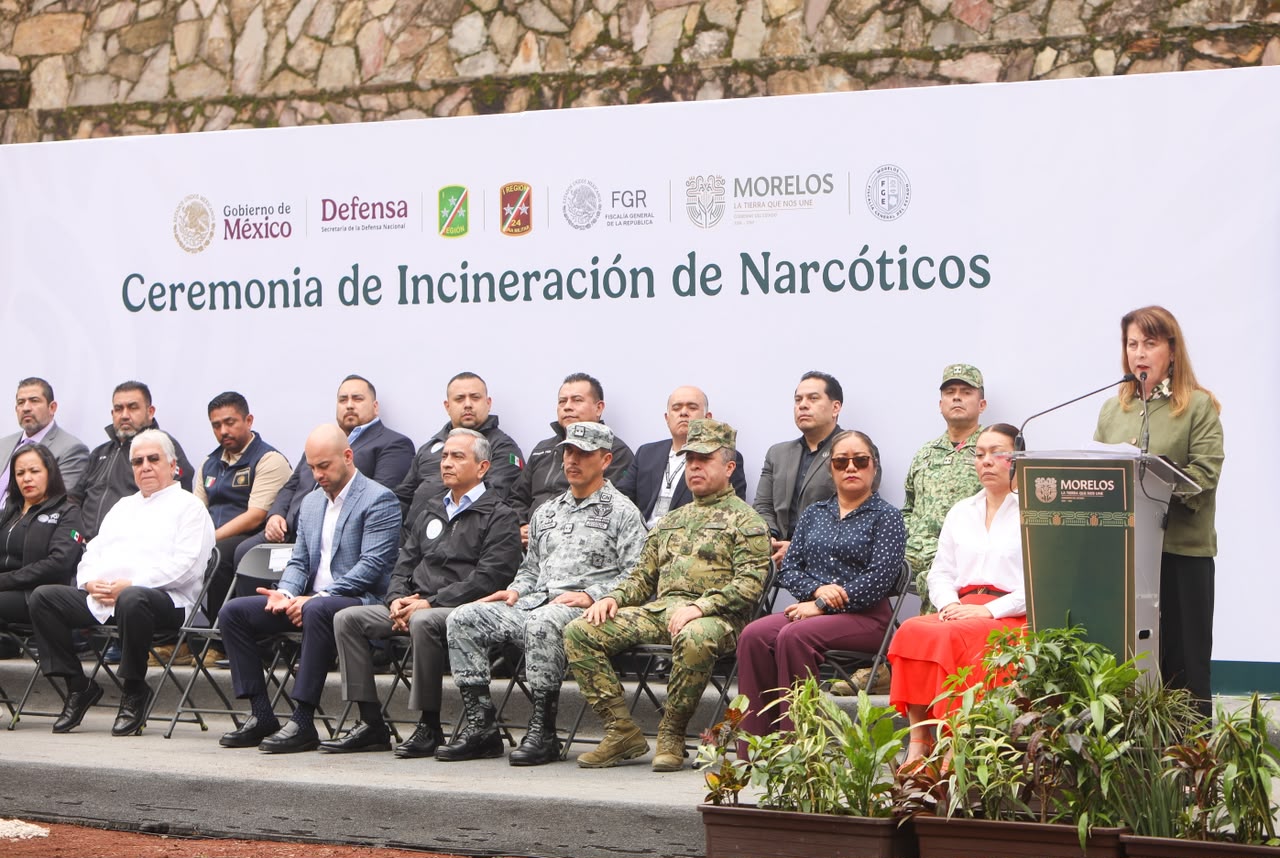 Margarita González Saravia encabeza destrucción de narcóticos y juguetes bélicos en Cuernavaca