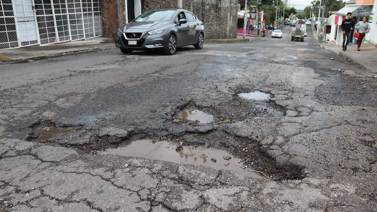 Los baches pueden salirle caros al Ayuntamiento: ley permite exigir indemnizaciones por daños a vehículos