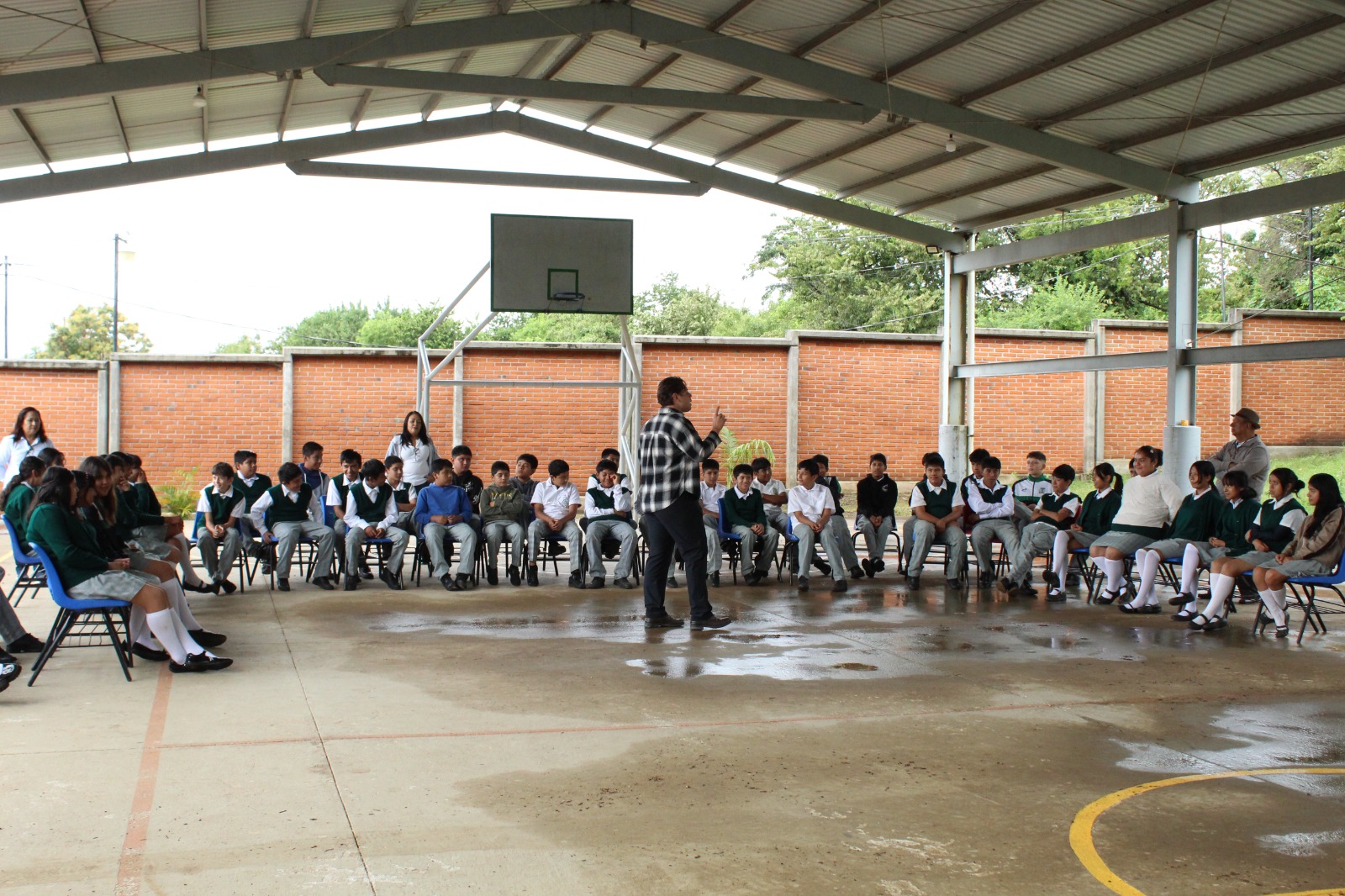 Impajoven ayuda a estudiantes de cinco escuelas de Tepoztlán a definir su futuro académico y profesional