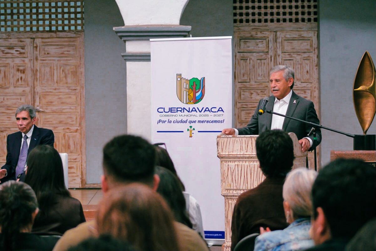 Fernando Antonio Lozano Gracia imparte conferencia sobre las dimensiones del ser humano en Cuernavaca