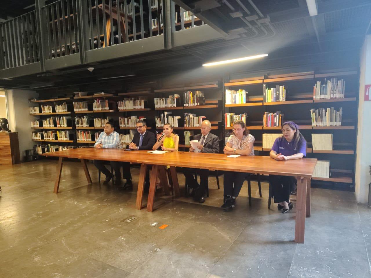 Académicos analizan uso de inteligencia artificial y prevención de violencias en la educación