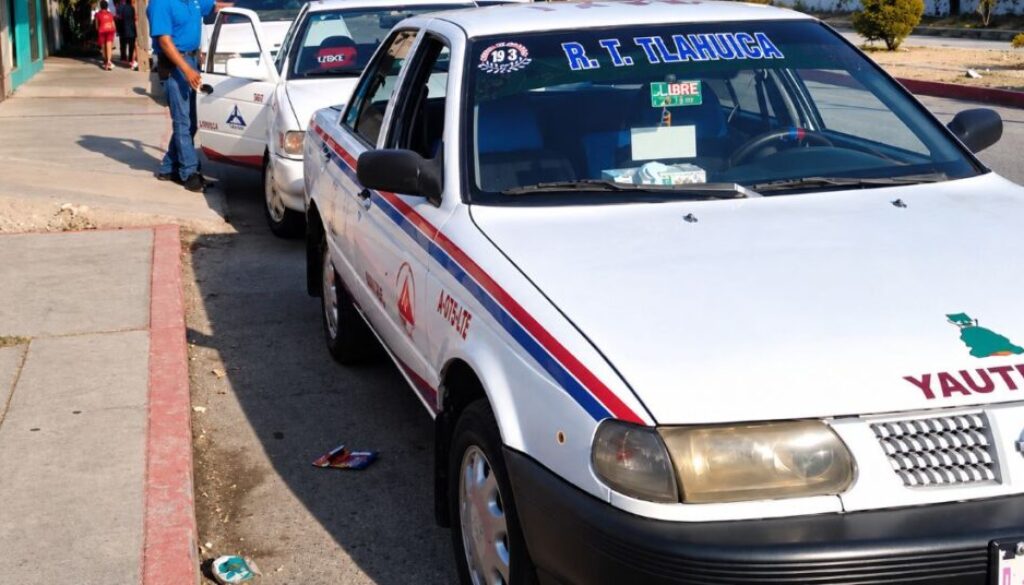 Balean a presidente del sitio de taxis Tlahuica en Yautepec