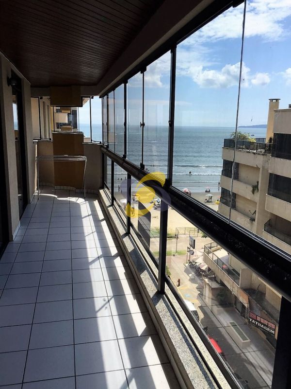 Aluguel Temporada Meia Praia próximo aos Shoppings!
