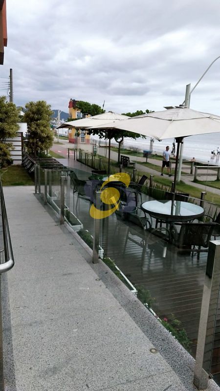 Apartamento à venda: 03 quartos frente ao mar!