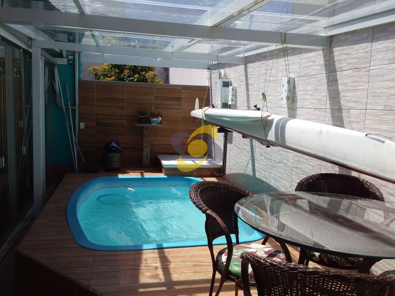 Casa COM piscina