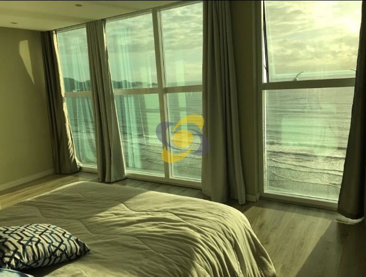 Apartamento 3 suítes, 2 vagas com linda vista para mar