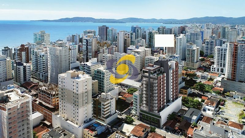 Apartamento em ótima localização para compra na planta no coração de Meia Praia!