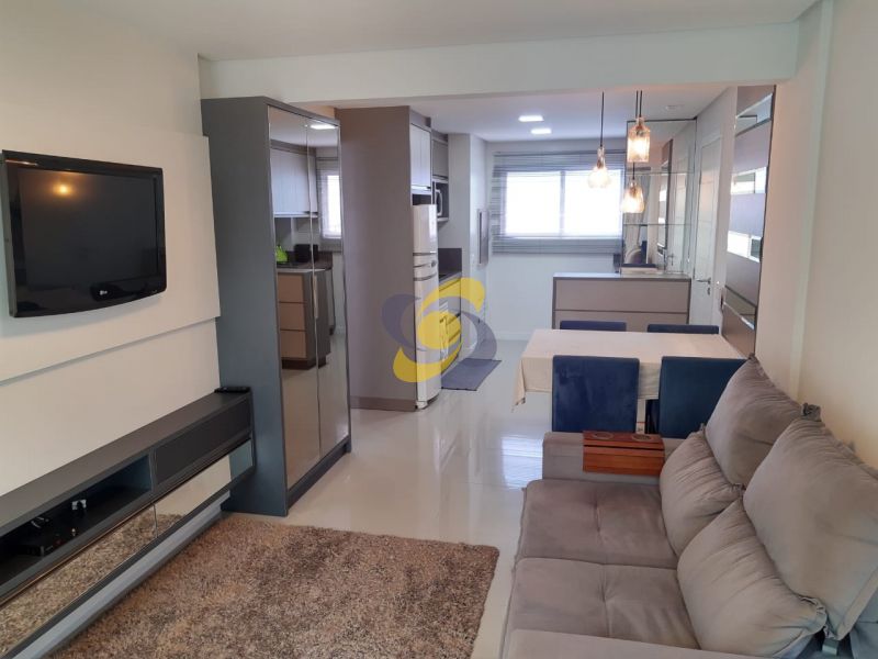 Excelente apartamento bem mobiliado Quadra mar em Meia Praia com 2 Dormitórios!